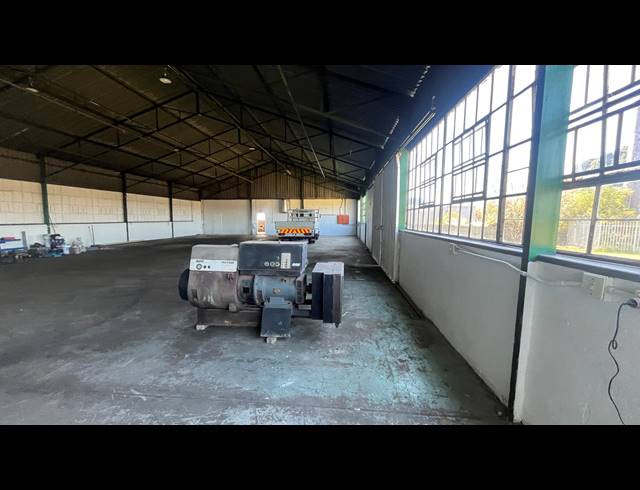 683M² WAREHOUSE TO LET IN SPARTAN